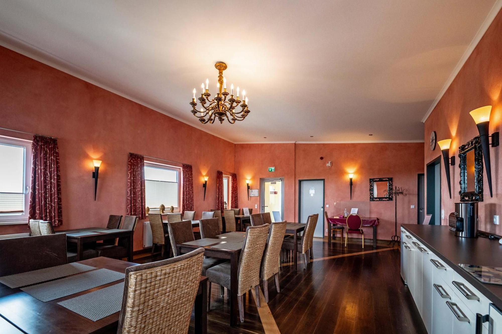7O'Clock - Hotel Hannover Laatzen Zewnętrze zdjęcie